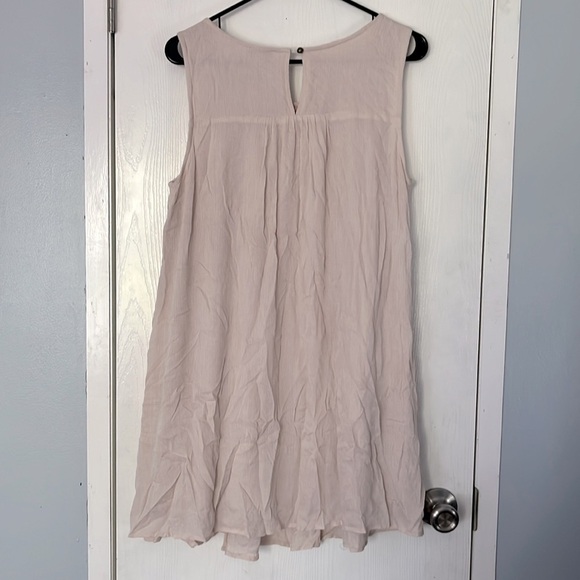 JODIFL Blush Sleeveless Lace Dress (SMALL) - Picture 3 of 5